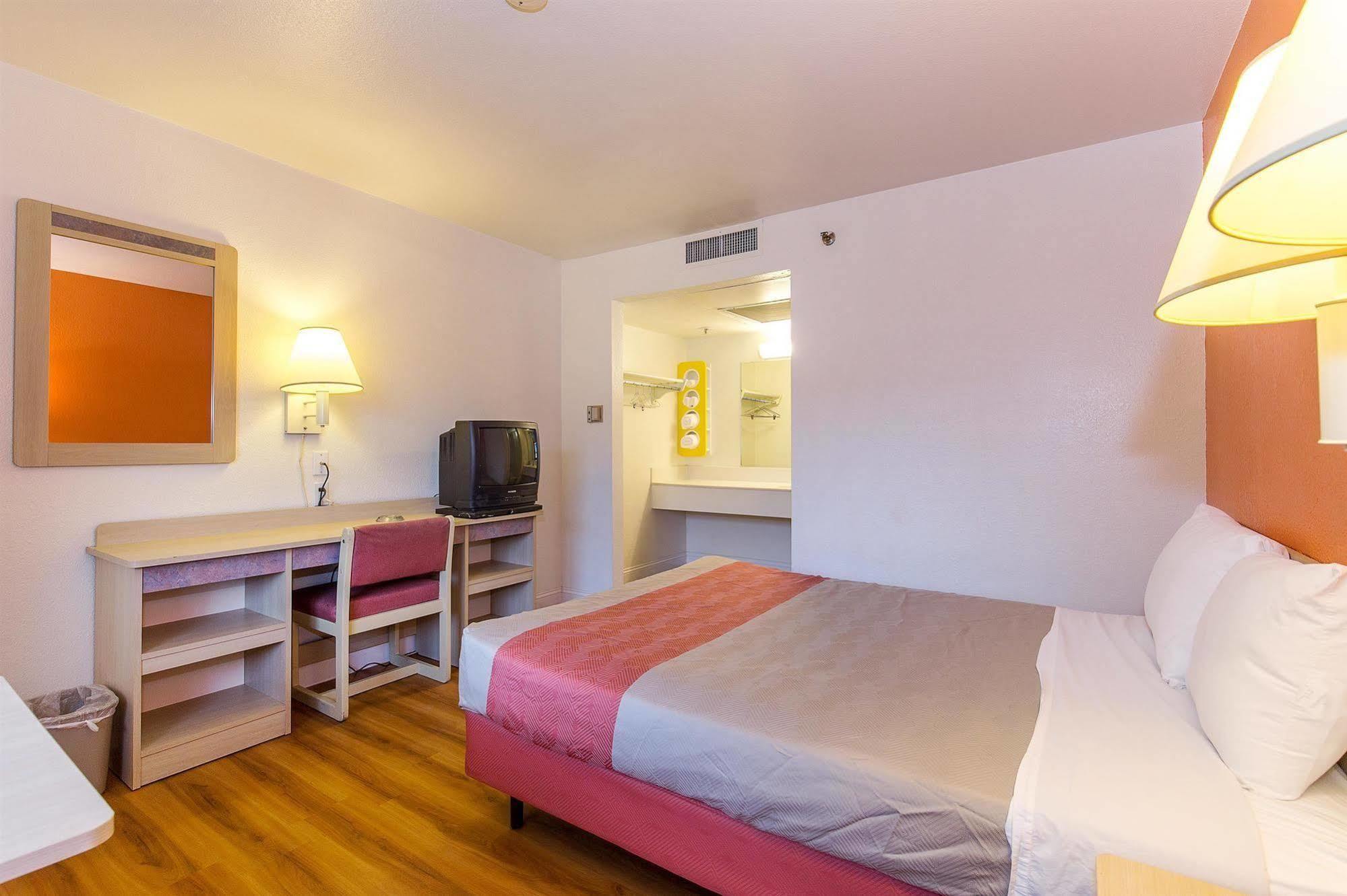 Motel 6 Vallejo - Maritime North Exteriér fotografie