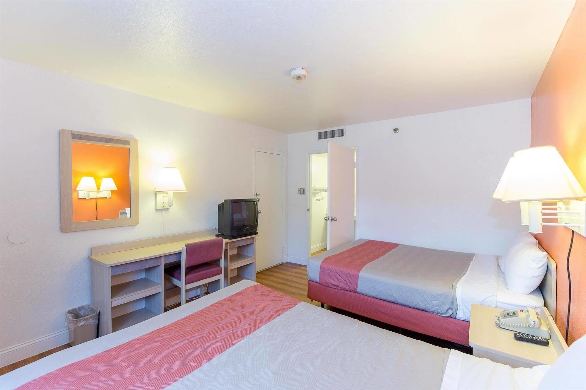 Motel 6 Vallejo - Maritime North Exteriér fotografie